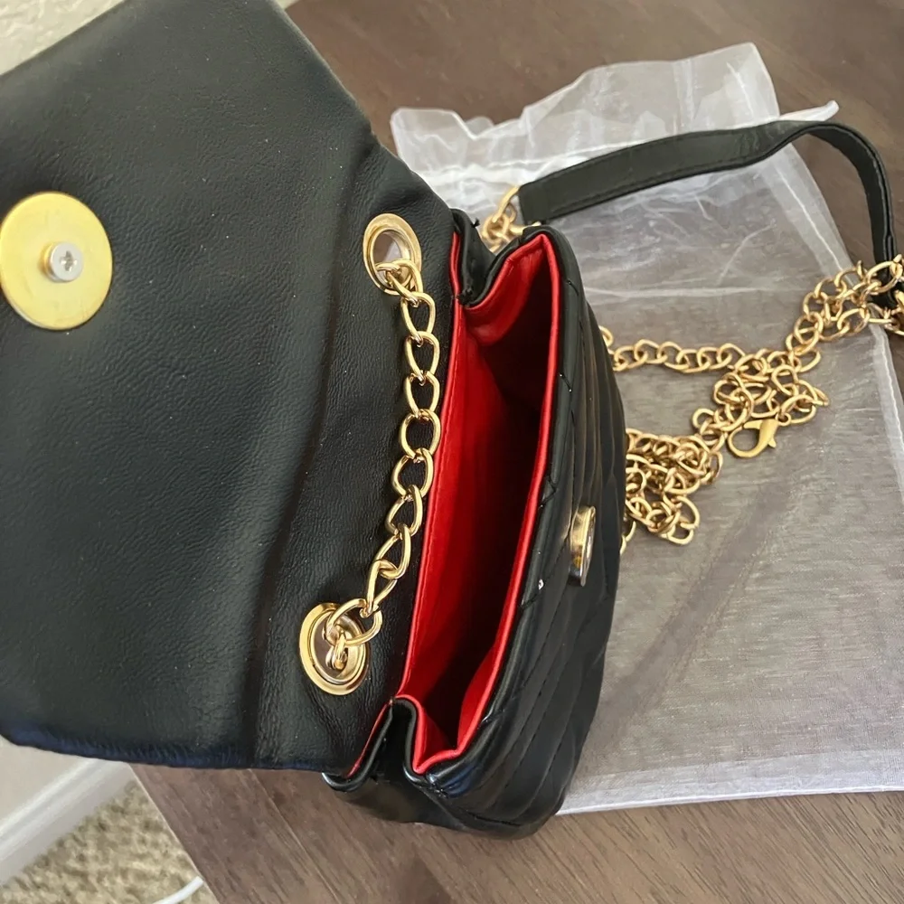 Stylish Black Quilted Kids Bag with Gold Chain - Picture 3 of 4